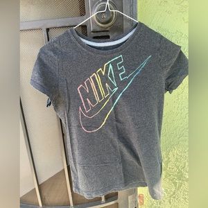 Girl’s Nike Shirt, XL.